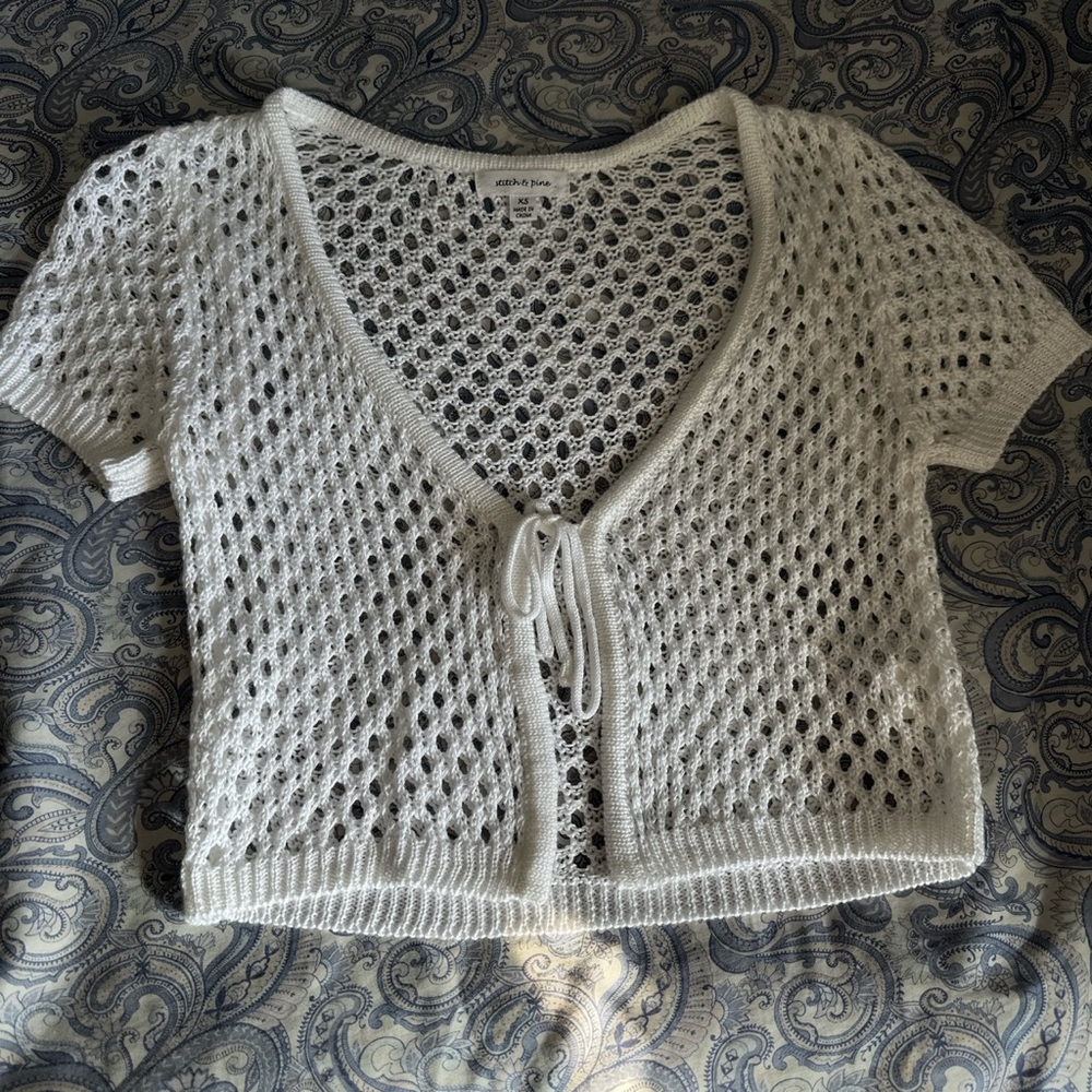 White cárdigan Size XS Brand New!!